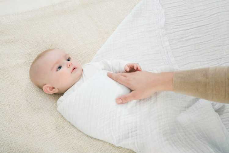 Как отучить ребенка от пеленания? как приучить спать ночью без пеленки в 5 месяцев, что делать если не хочет без пеленания