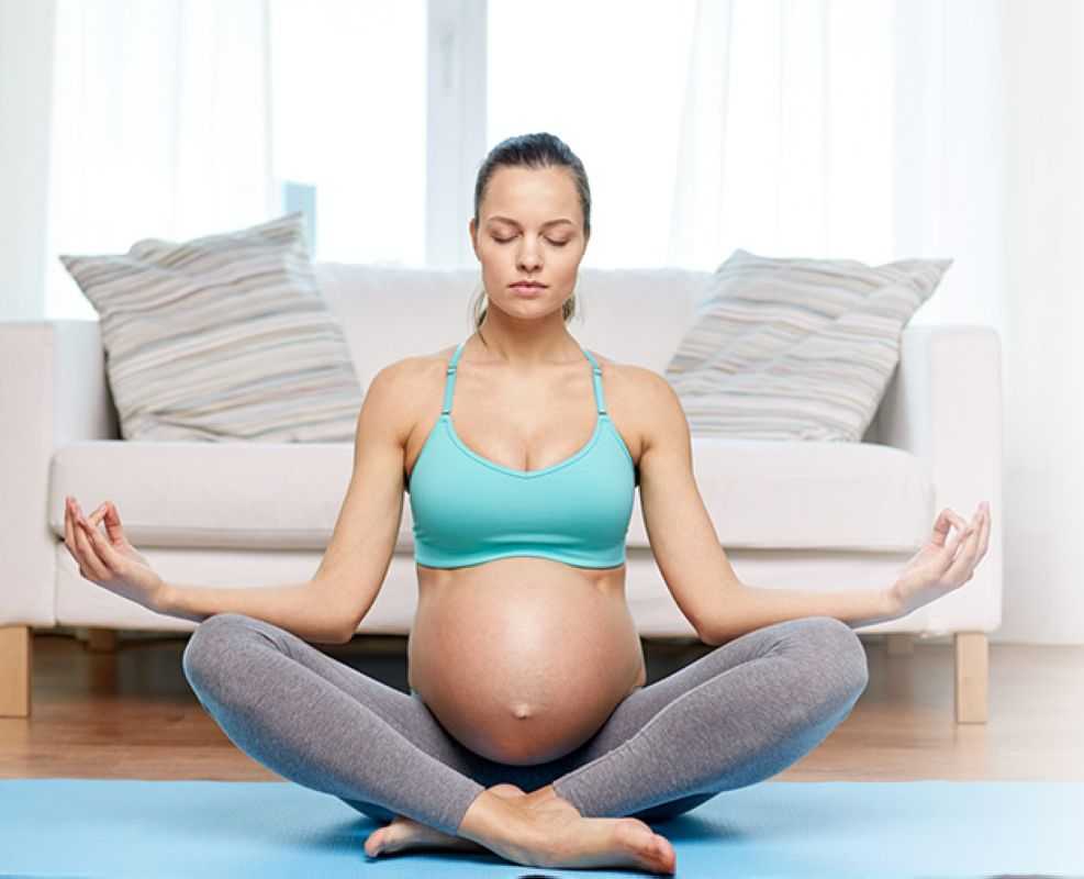 Йога для беременных 1 триместр: упражнения и подборка видео в домашних условиях