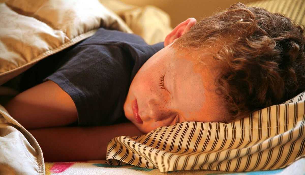 Как уложить ребёнка спать в 1 год: практические советы