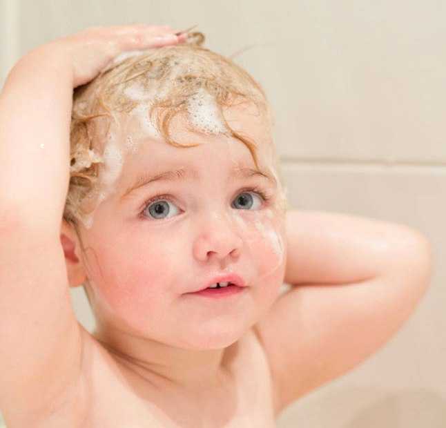 Как часто мыть голову новорожденному