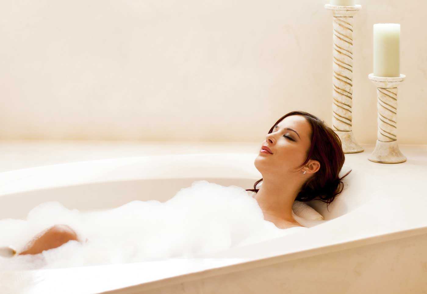 Горячие ванны при беременности: можно ли беременным лежать в ванной?