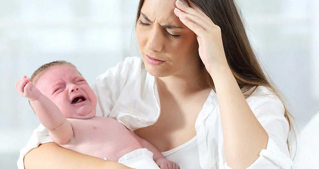 Как успокоить грудного ребенка, когда он плачет, если у него истерика