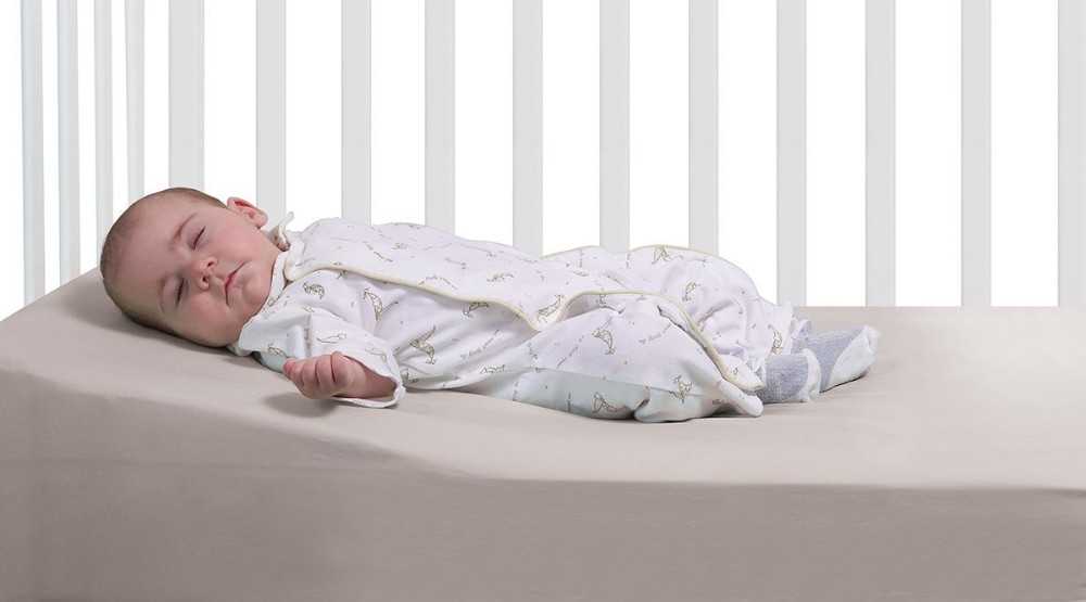 Как выбрать матрас для новорожденного: какой лучше купить в кроватку
