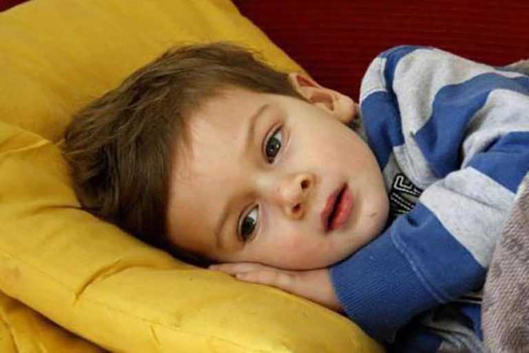 Годовалый ребёнок плохо спит ночью, часто просыпается: полный анализ причин и методы скорой помощи малютке