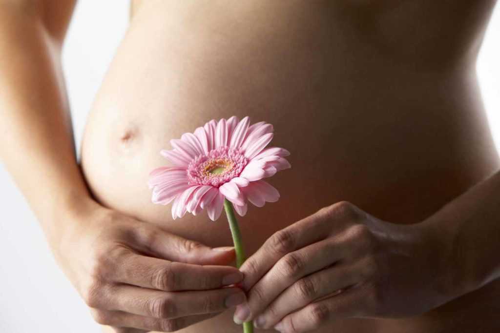 Можно ли делать лазерную эпиляцию во время беременности: депиляция воском на ранних сроках в зоне бикини, под мышками ли на ногах, за и против