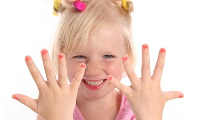 Как отучить ребенка грызть ногти