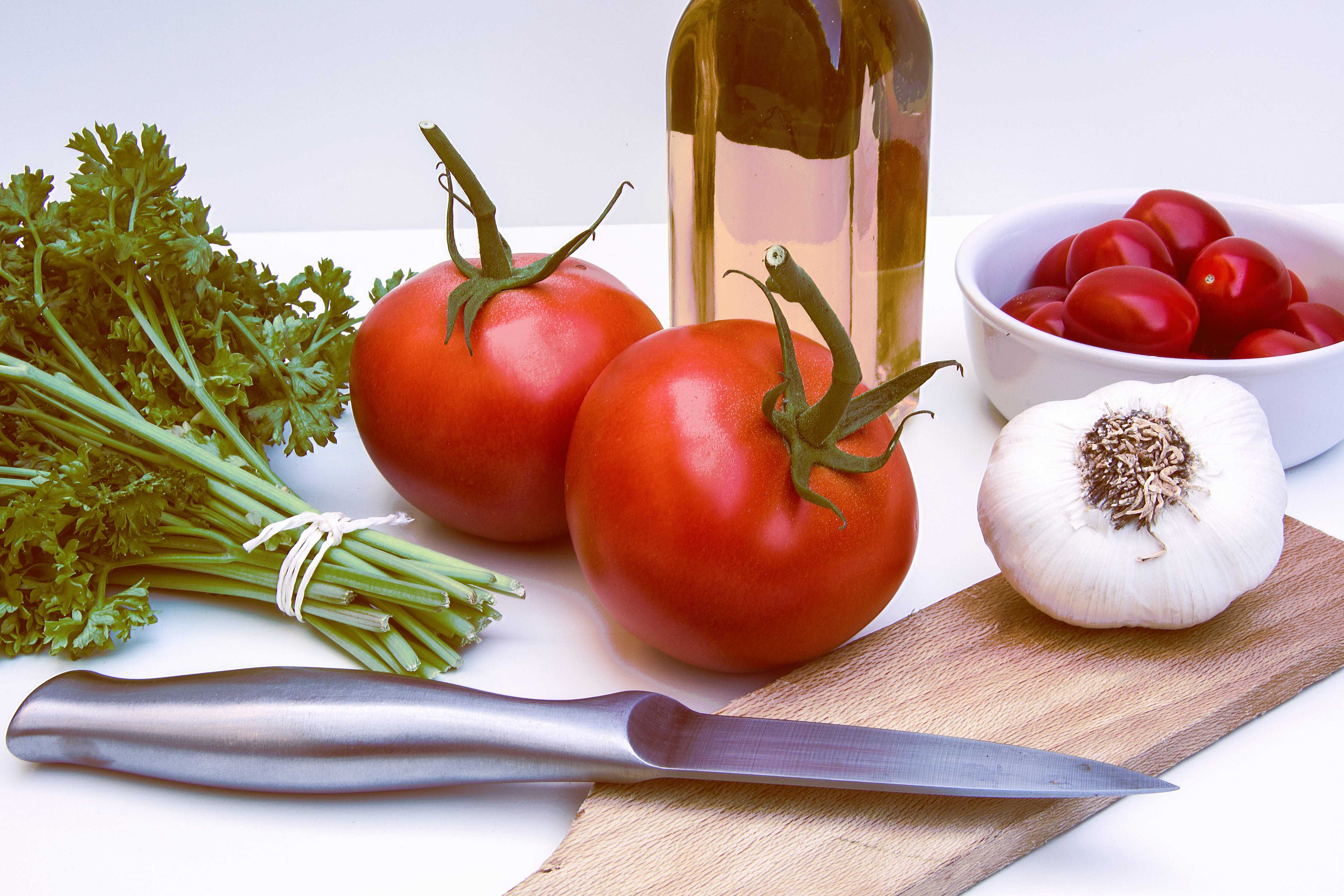 Чем полезны и вредны помидоры при беременности?