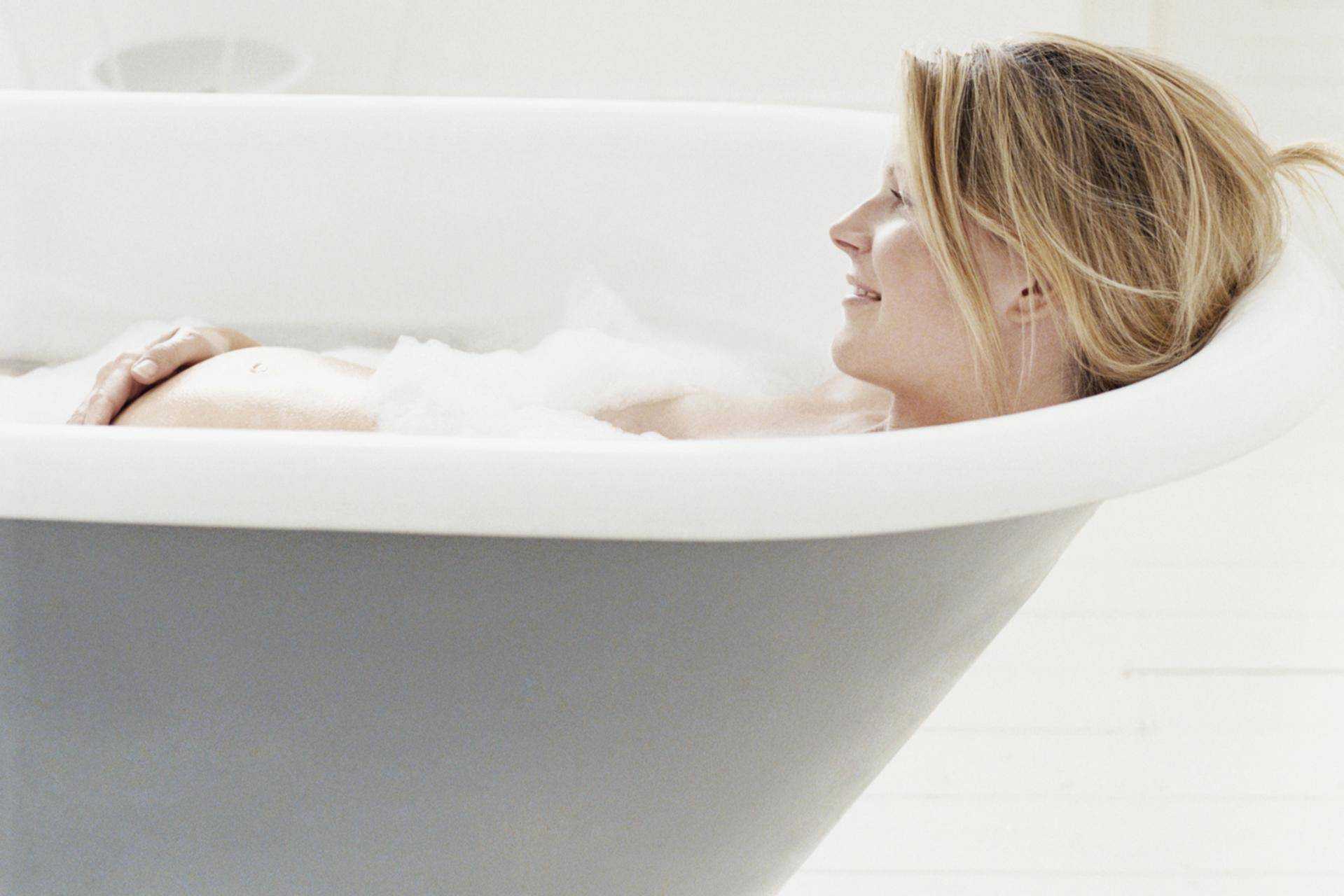 Можно ли принимать ванну во время беременности Как правильно принимать ванну: техника безопасности для будущей мамы