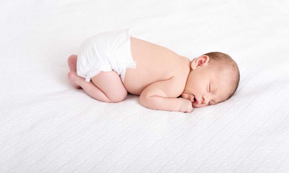 Можно ли ребенку до года спать на животе