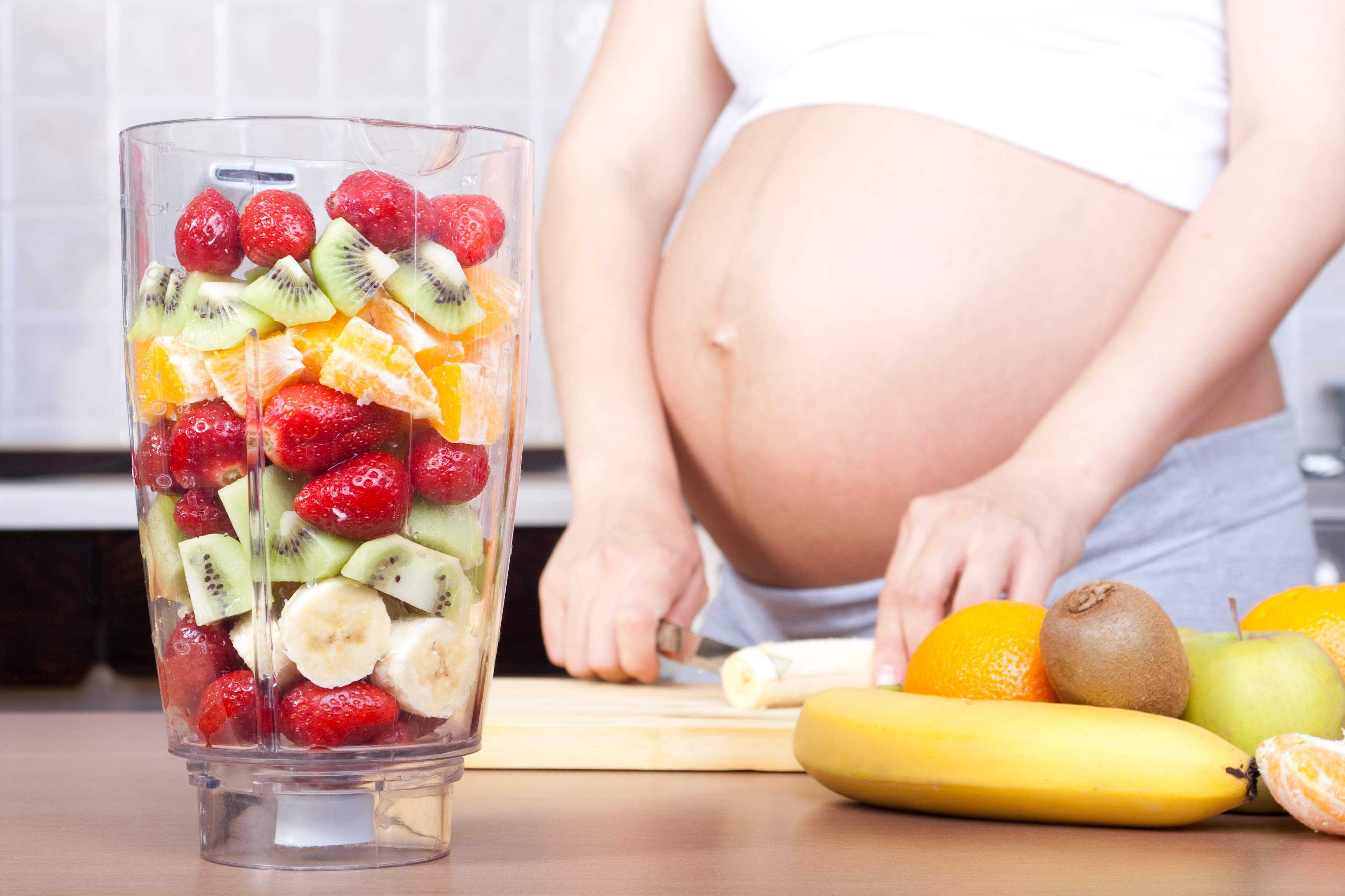Продолжаем тему здорового образа жизни и разбираем как в первые недели беременности питание будущей мамы может влиять на рост и развитие ребеночка