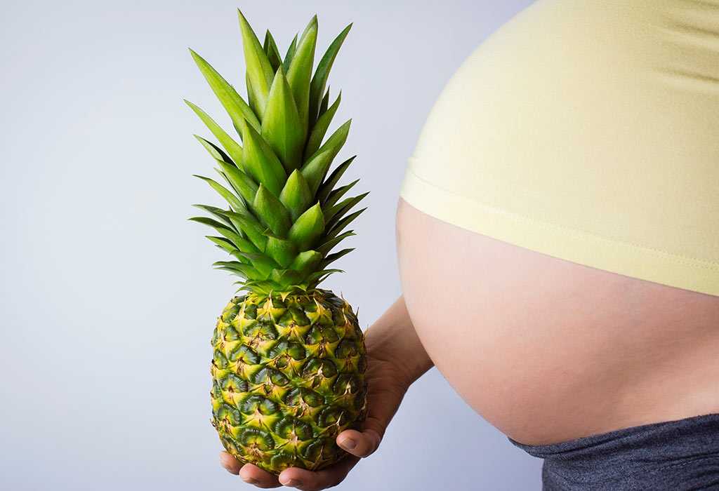 С какого возраста можно давать ананас ребенку: со скольки месяцев ввести в прикорм и можно ли дать в год