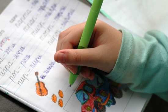 Как научить ребёнка писать красиво и грамотно? - глазастик