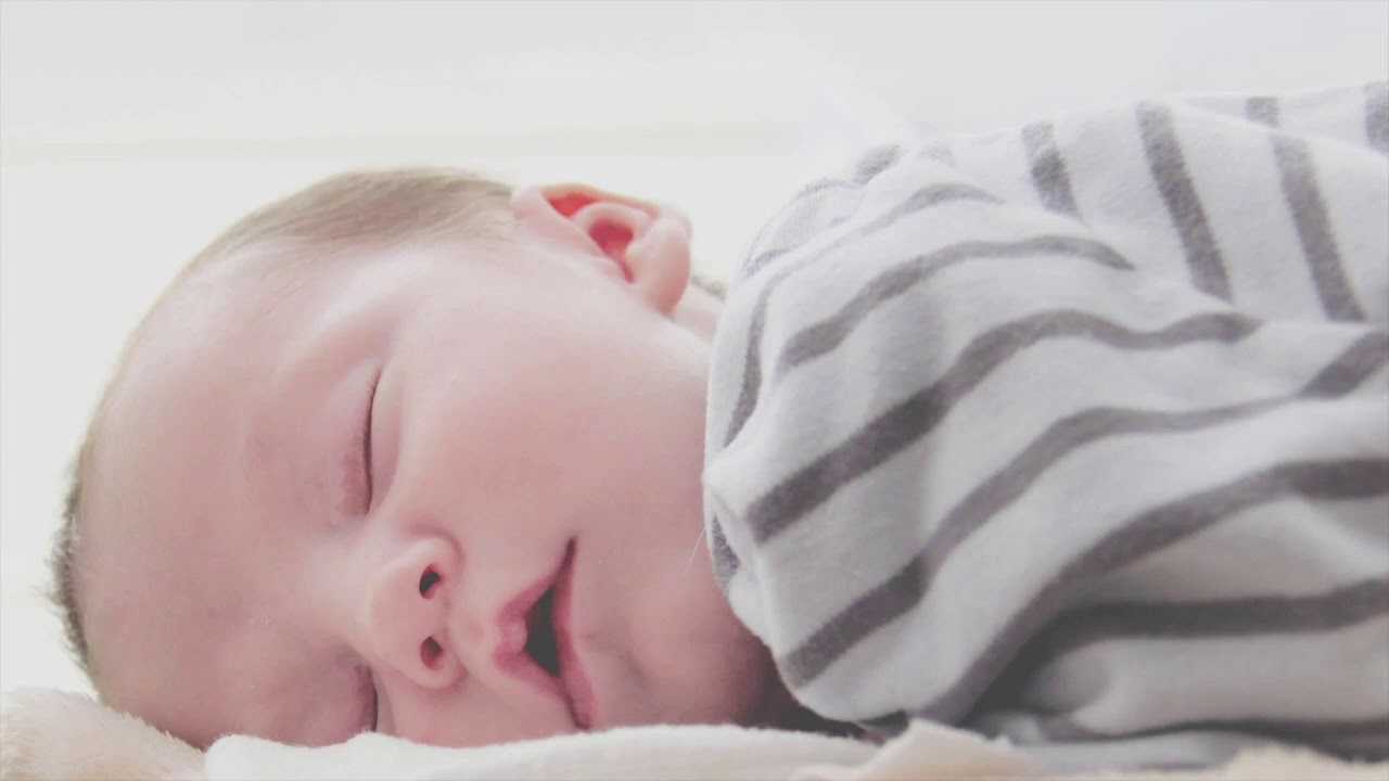 Новое исследование показывает, что успокаивающий белый шум ночью может принести ребенку больше вреда, чем пользы