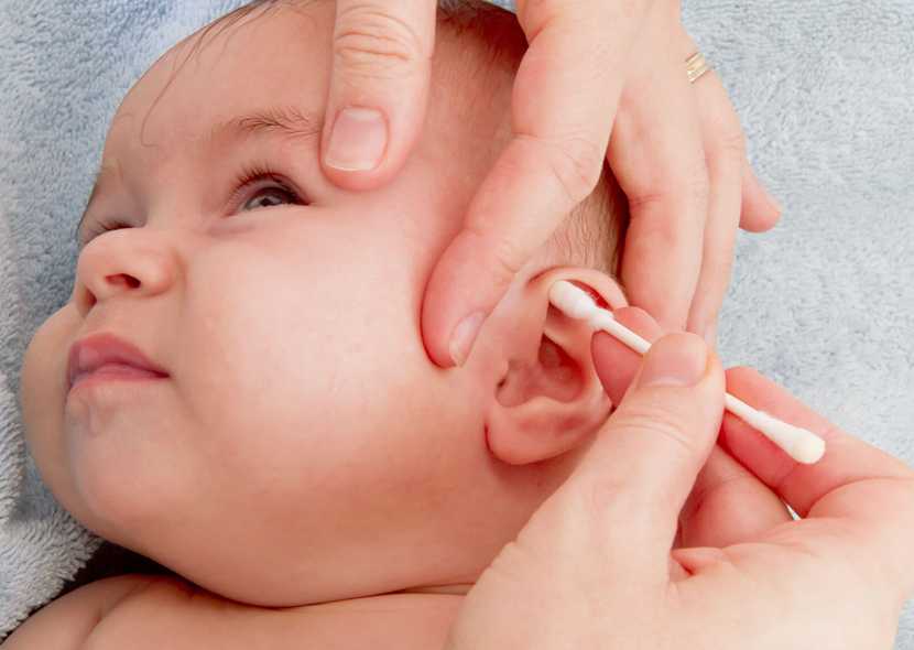Как правильно чистить уши ребенку - памятка для родителей