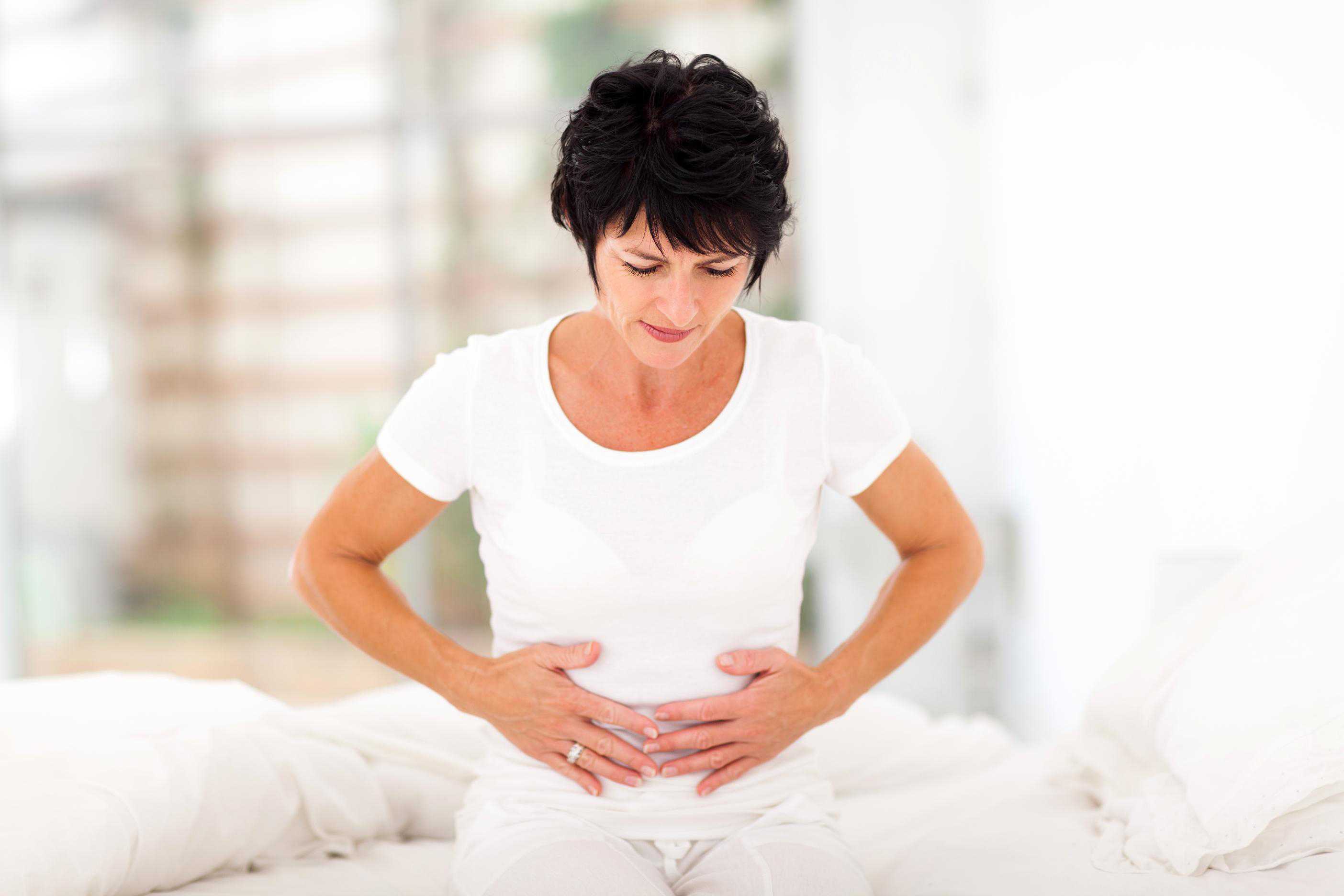 Во время беременности болит желудок: что это значит и как унять боль
