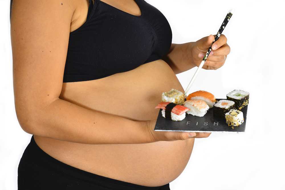 Можно ли роллы беременным на раннем сроке: почему опасно есть суши?