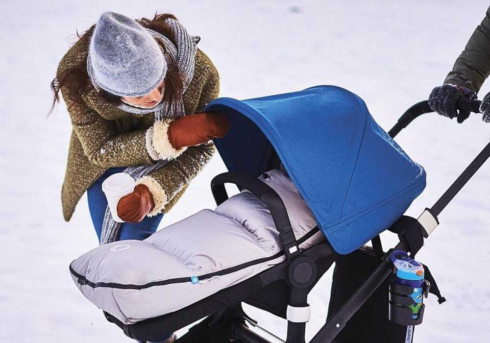 Как определить если малыш замерз. как и во что одевать новорожденного дома
