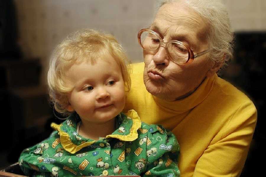 Какие 5 фраз говорят, что бабушка не любит внуков: новости, воспитание, внуки, бабушка, психология, дети