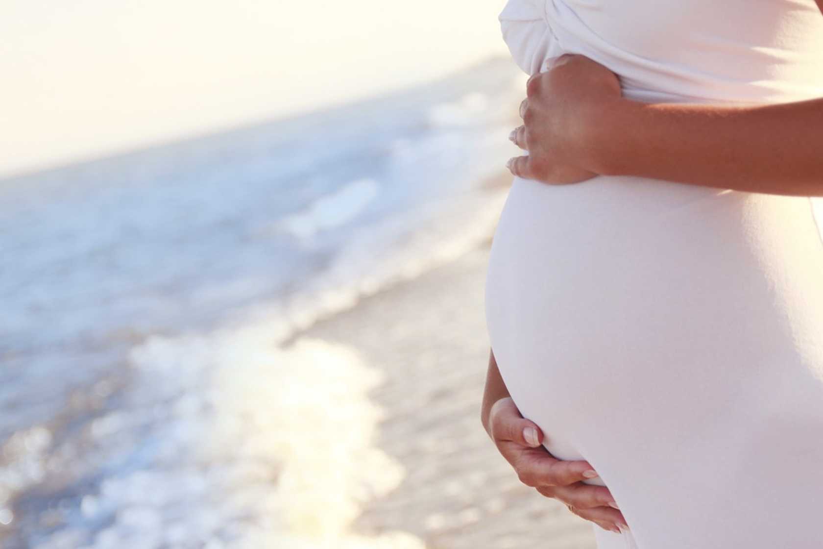 Можно ли беременным делать эпиляцию бикини: запрещенные виды, разрешенные