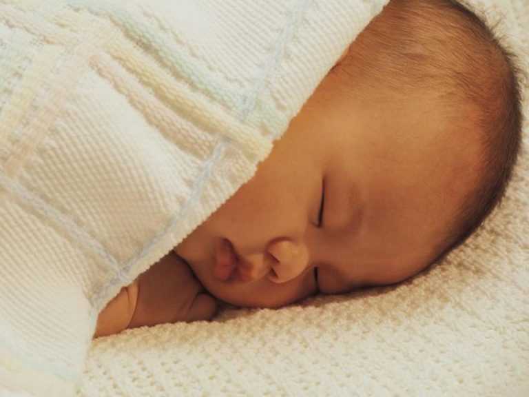 Можно ли спать на животе сразу после родов, зачем и когда лучше это делать