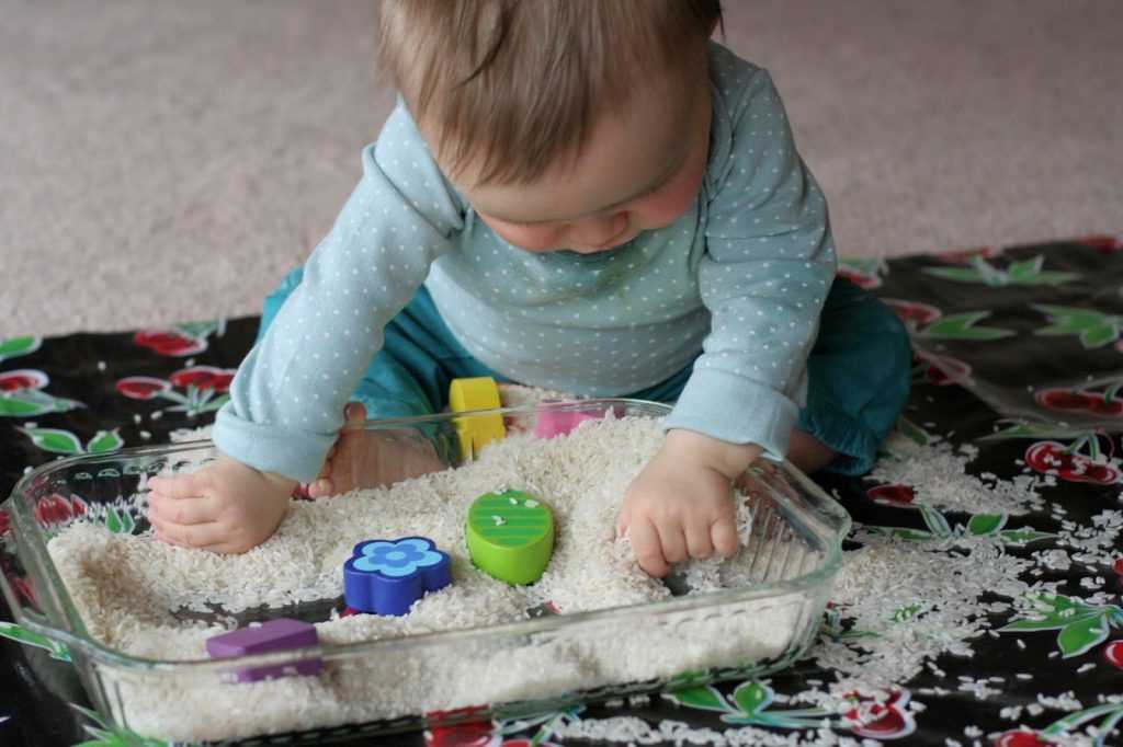 Как развивать ребенка в 5 месяцев - варианты занятий с детьми
