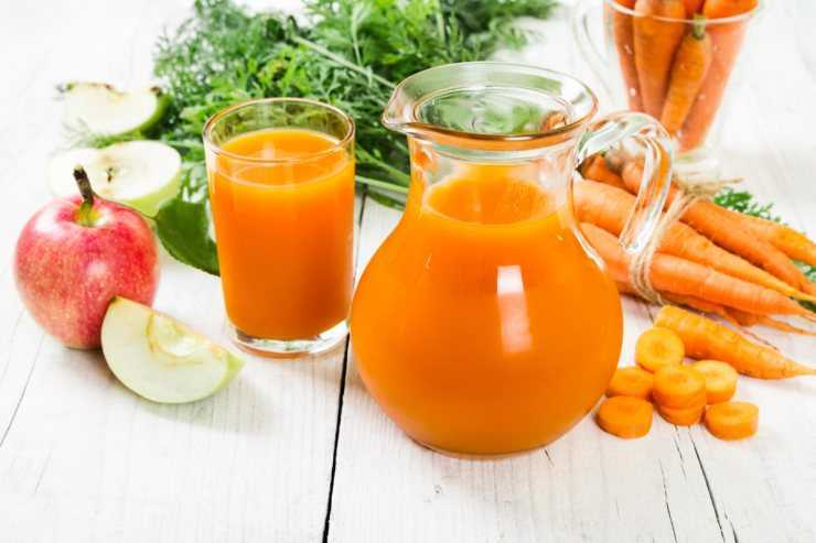 Как вводить морковь в прикорм и с какого возраста можно давать ребенку морковные пюре и сок?