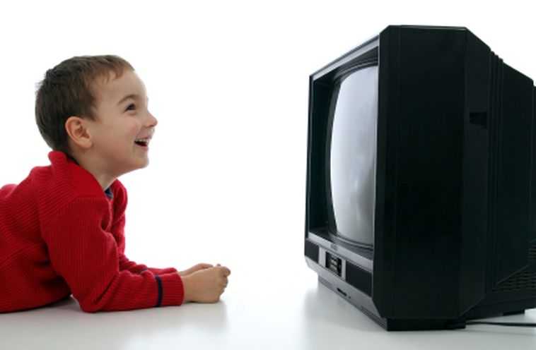 Дети у экрана: за или против?  . ребенок у экрана
