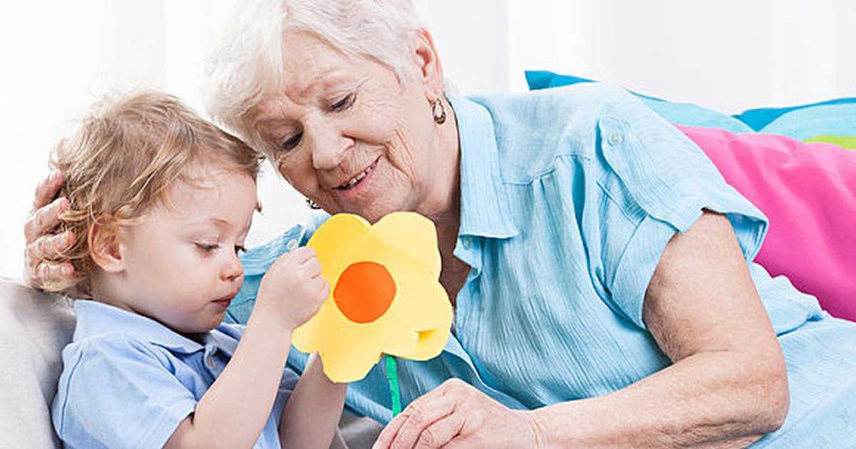 С какого возраста можно оставлять ребенка с бабушкой или няней?