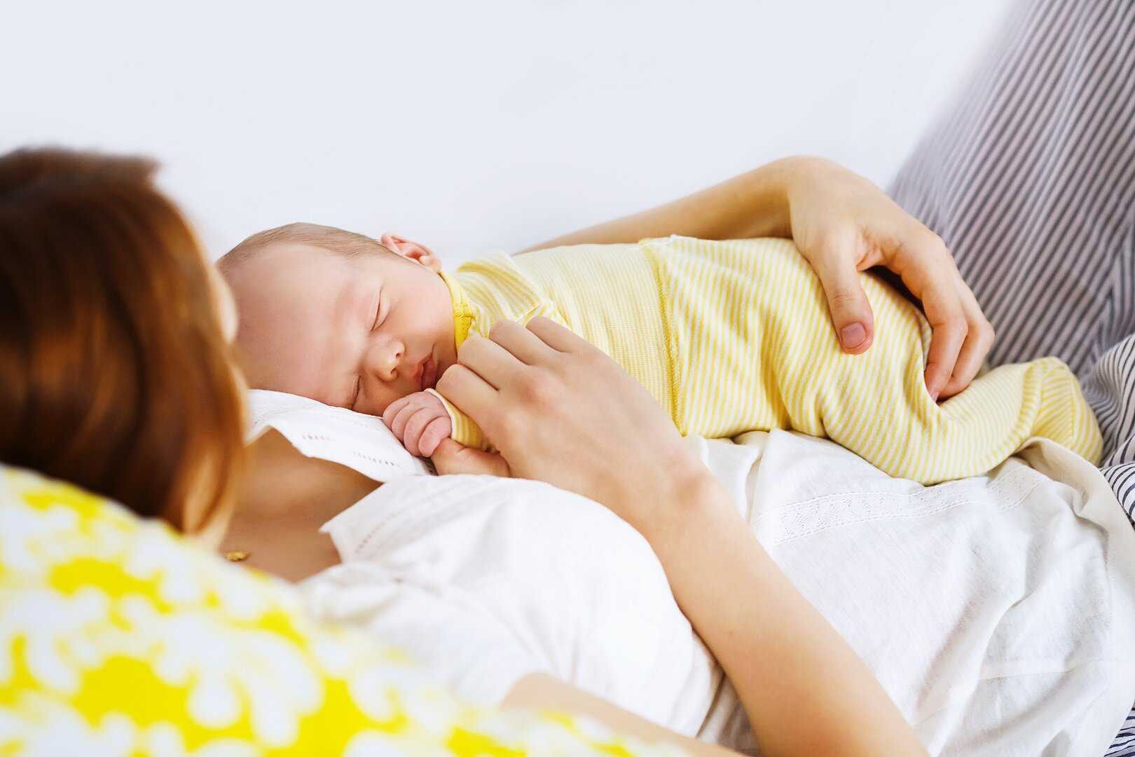 Как уложить младенца спать | уроки для мам