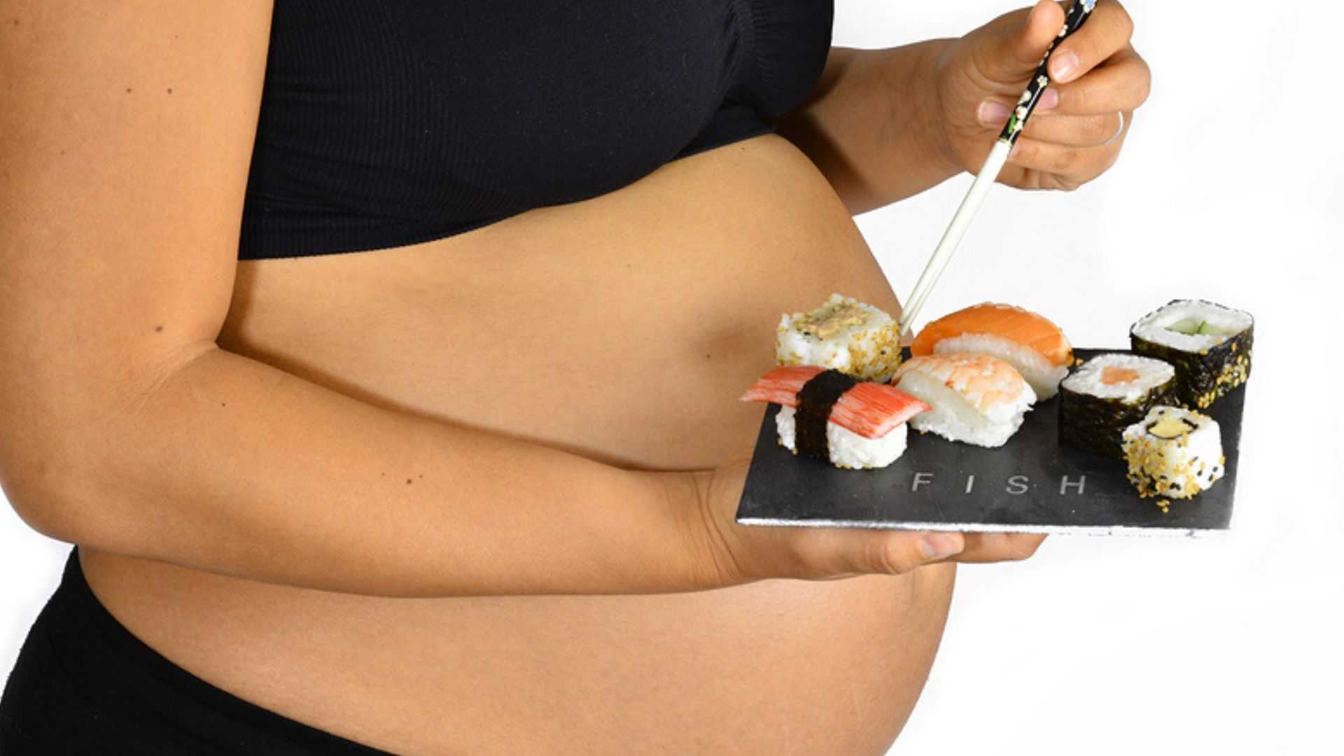 Можно ли беременным суши и роллы на ранних сроках: какие виды блюд безопасны для будущих мам и как приготовить в домашних условиях