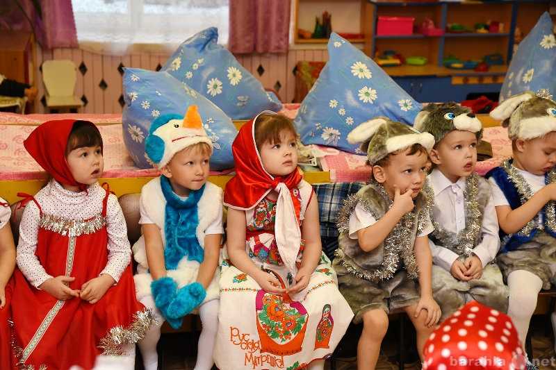 Родители просят разрешить присутствовать на утренниках в детских садах // нтв.ru