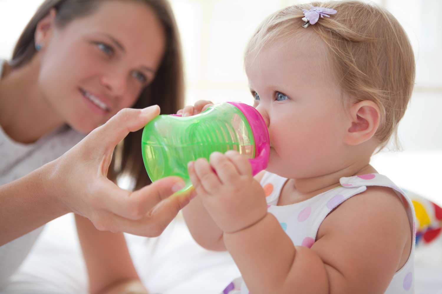 Как приучить ребенка пить воду | уроки для мам