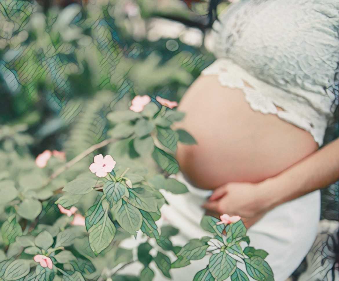 Можно ли беременным делать шугаринг глубокого бикини на всех сроках беременности