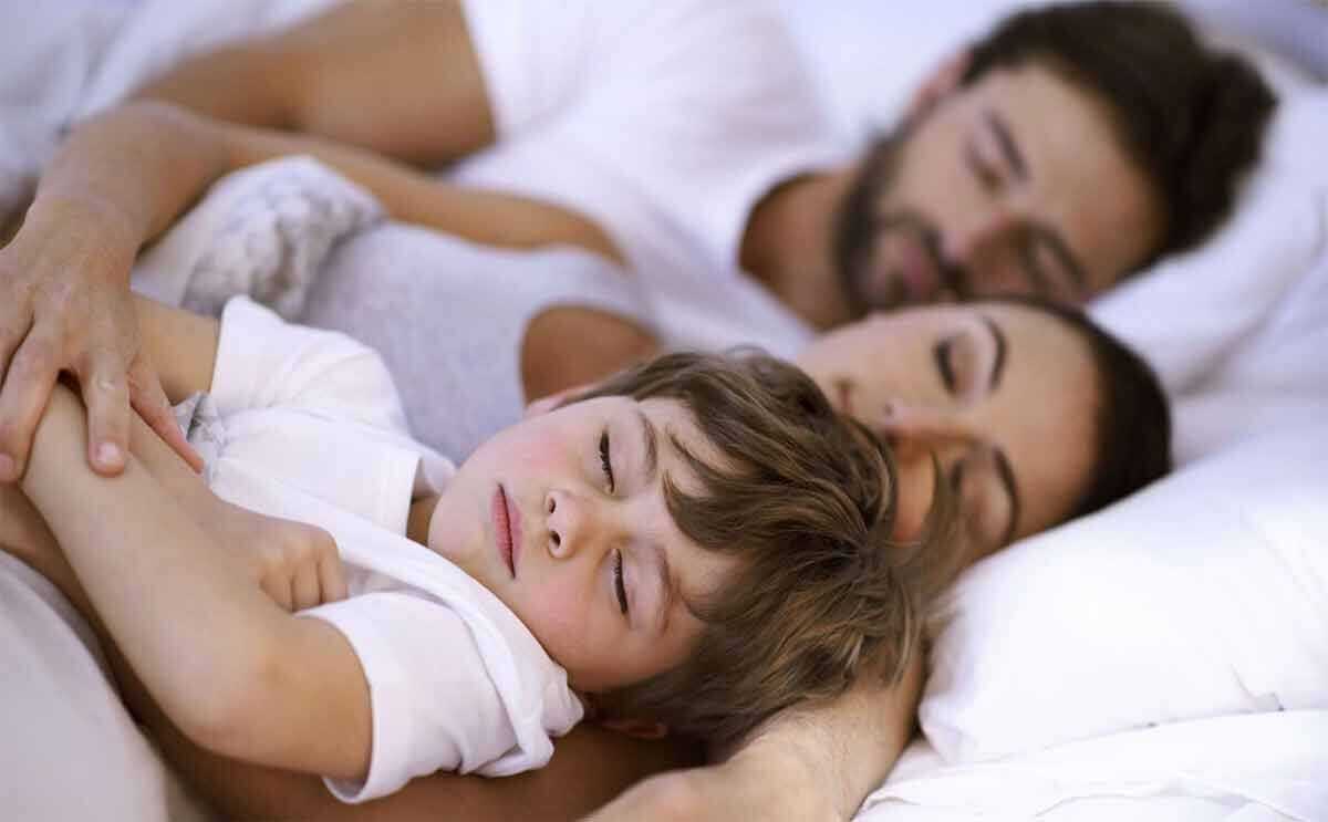 Совместный сон с ребёнком: за и против