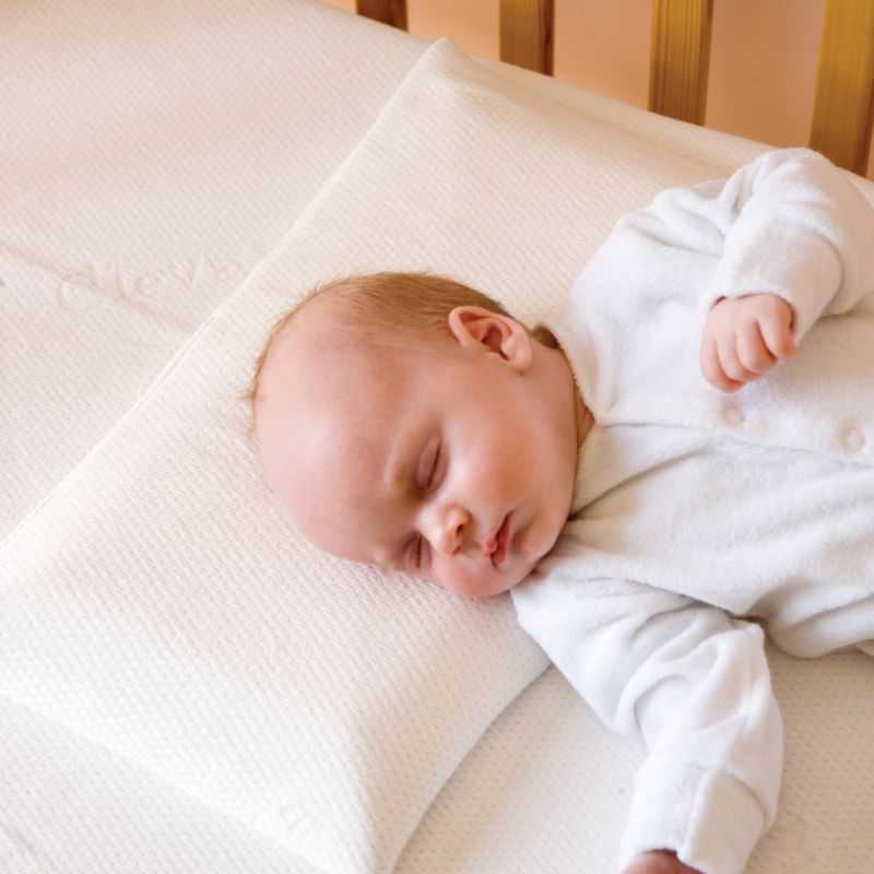 Ортопедическая подушка для новорожденных: мнение врачей, отзывы родителей и рекомендации производителей