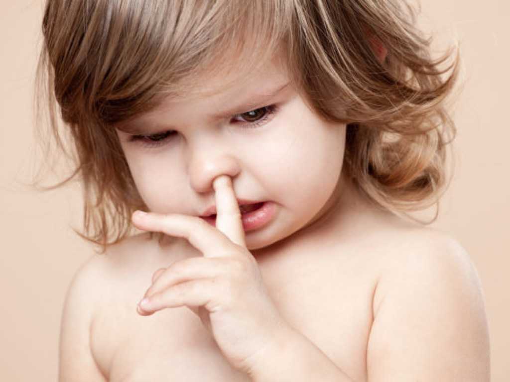 Взрослый ест козявки: почему, как отучиться и нужно ли специально прочищать нос?