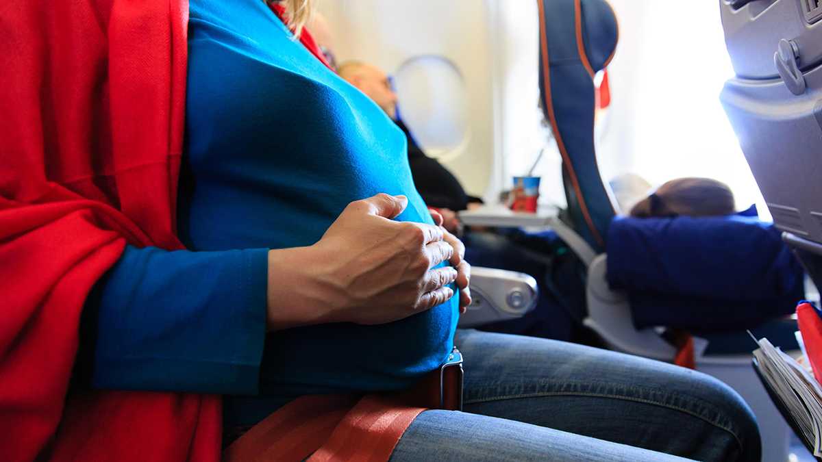 Можно ли беременным женщинам летать на самолете?