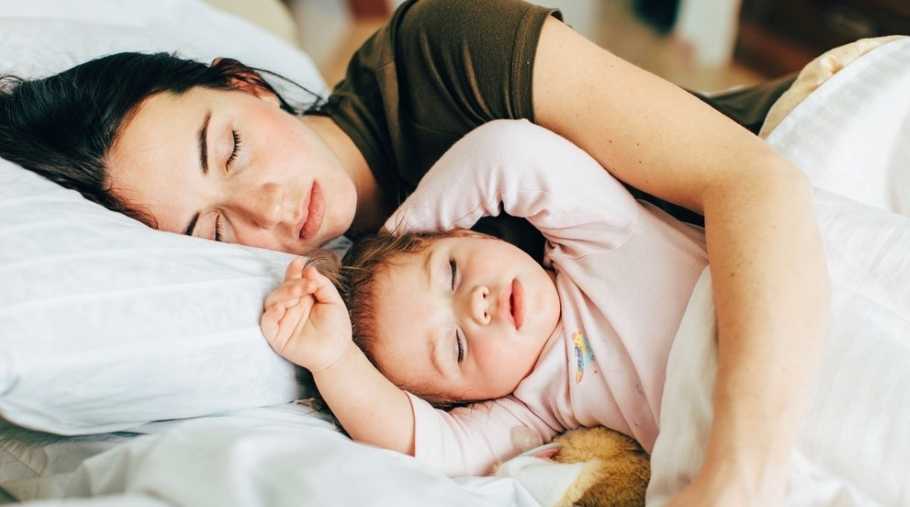 Совместный сон с ребёнком – до какого возраста, за и против