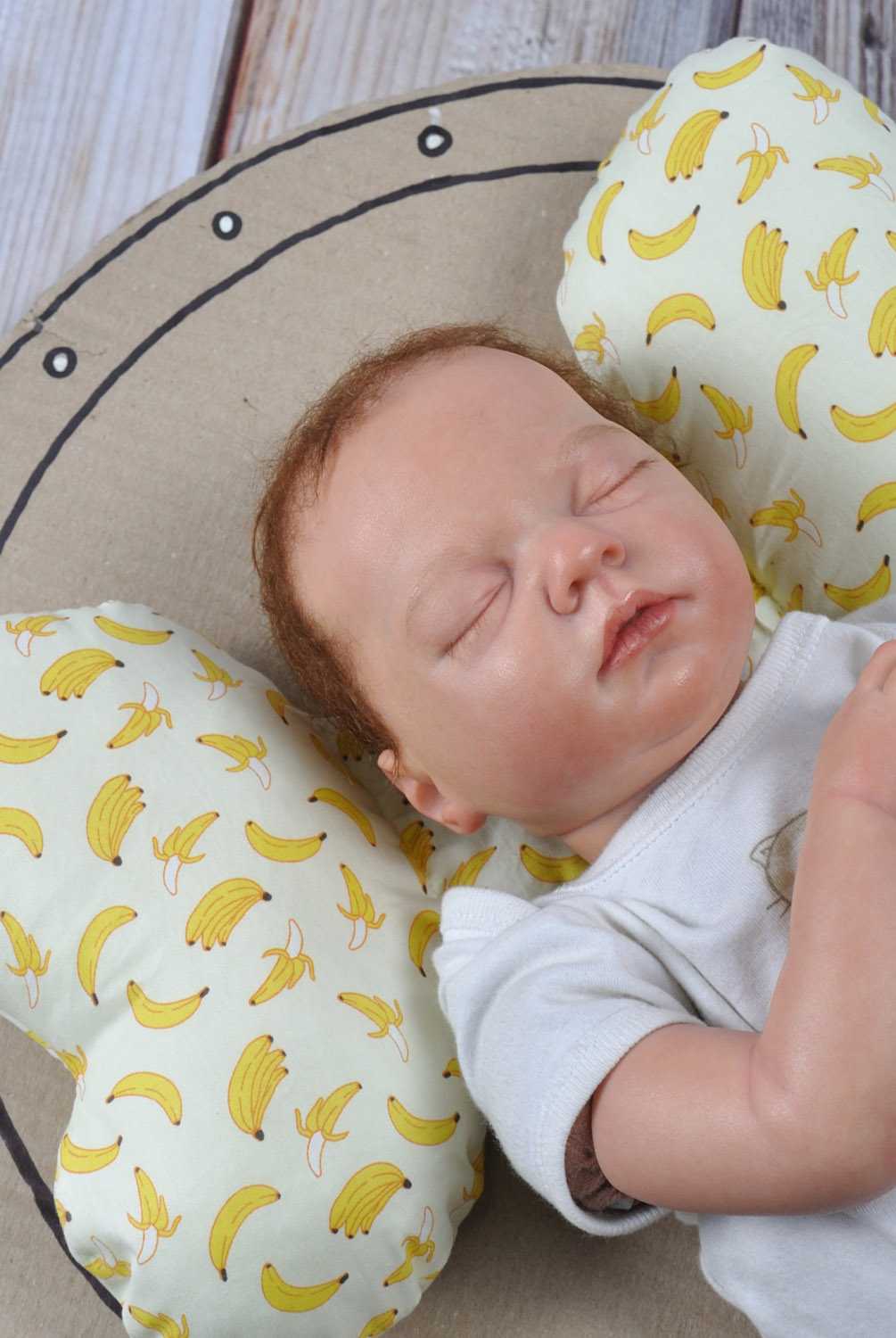 Какие бывают анатомические подушки для новорожденного
