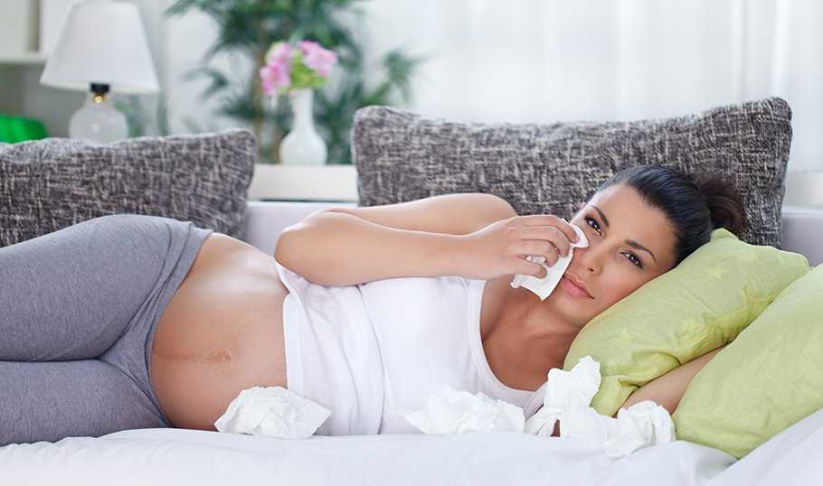 Сроки появления молозива при беременности и как оно выглядит, отклонения
