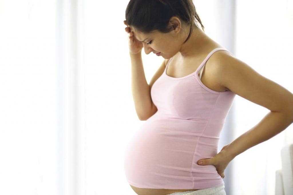 Метеоризм на ранних сроках беременности — причины и лечение