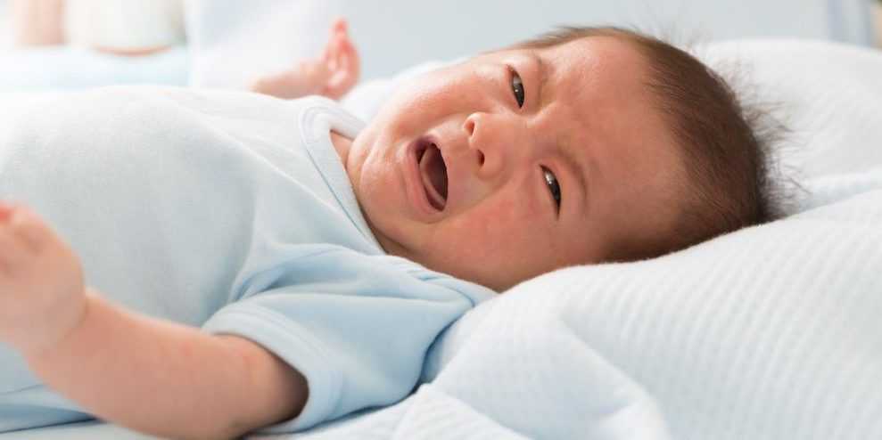 Болит живот у новорожденного — признаки, причины, что делать – как помочь малышу? причины болей в животе у новорождённого
