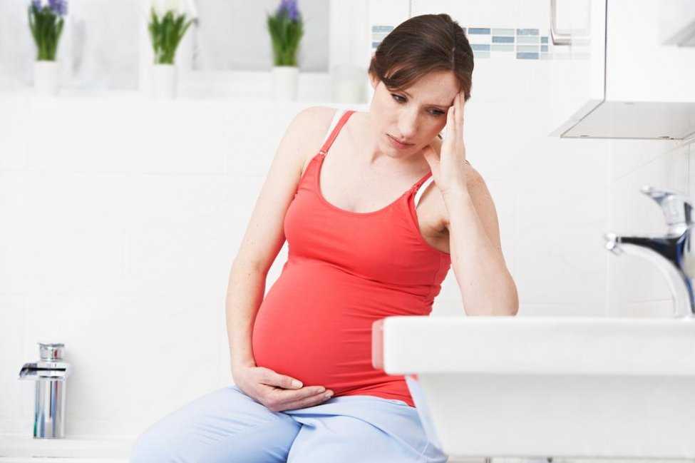 Понос при беременности — чем опасен и как лечить?