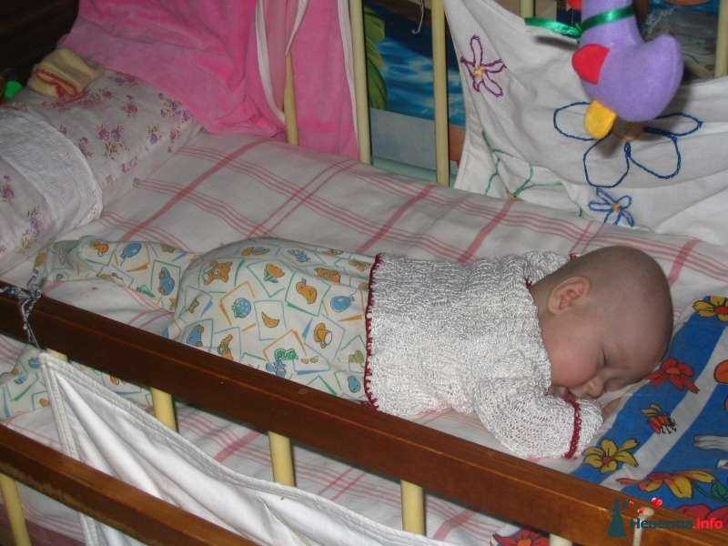 Можно ли новорожденному спать на животе: советы и рекомендации