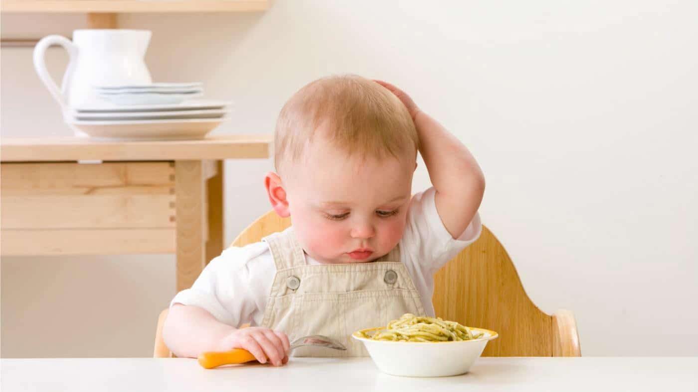 Ребенок не ест прикорм: тактика поведения мамы