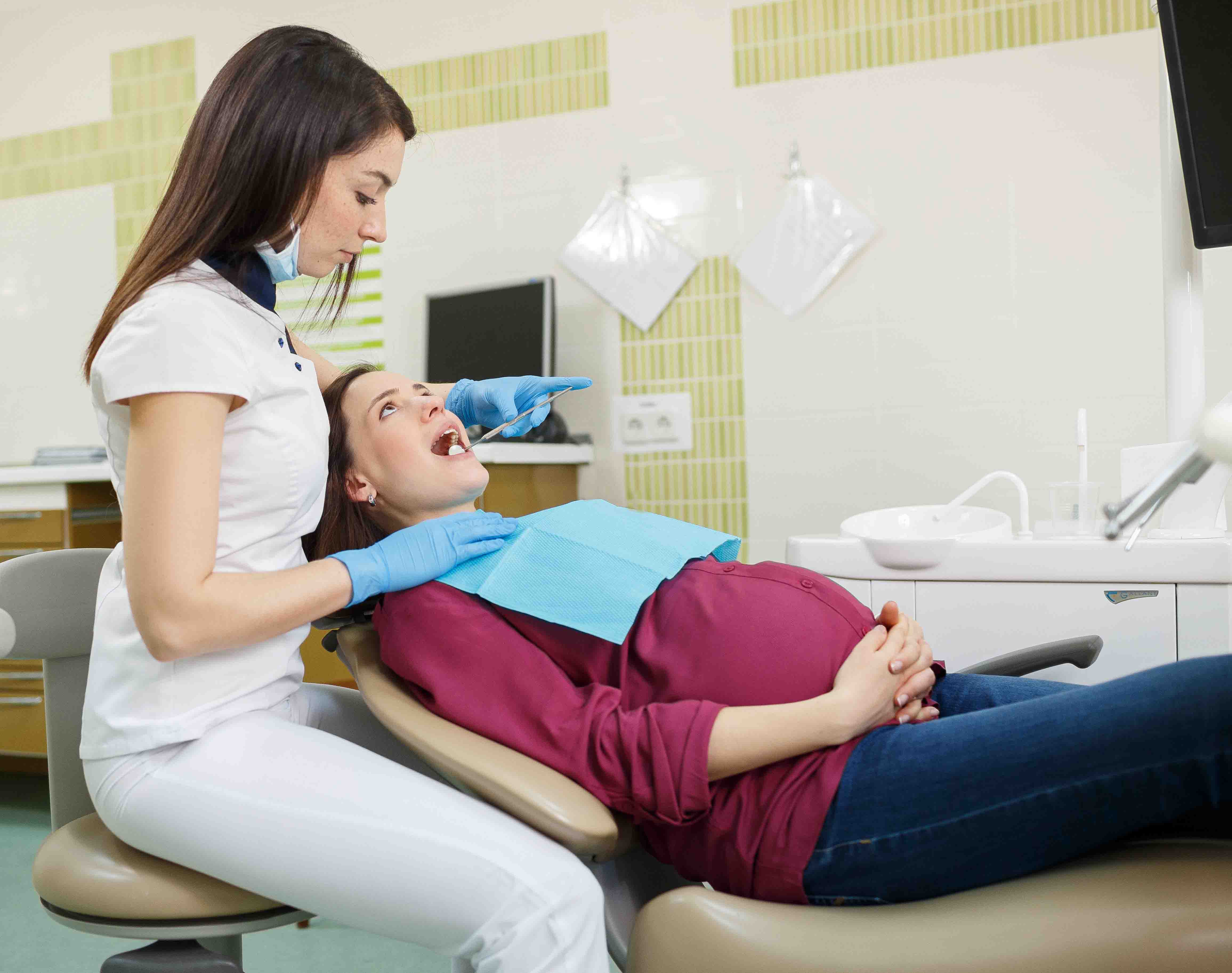 Лечение зубов при беременности с анестезией - препараты, влияние на плод, отзывы