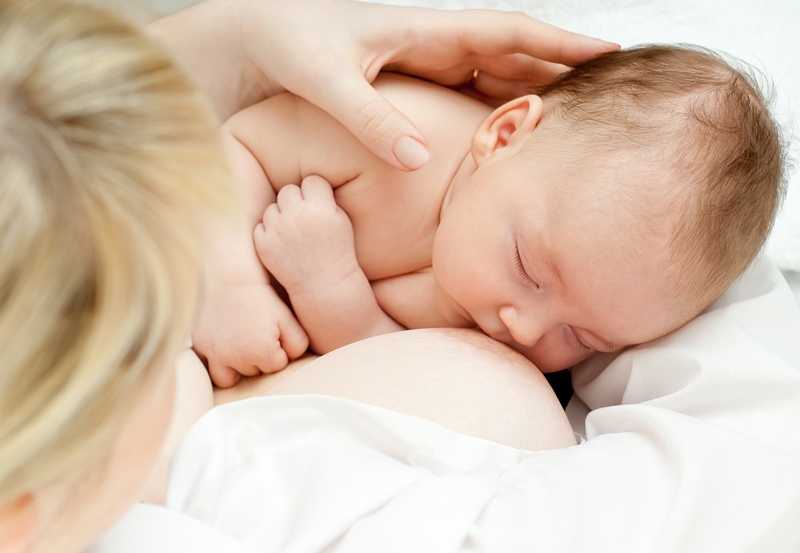 Ребенок не наедается грудным молоком | уроки для мам