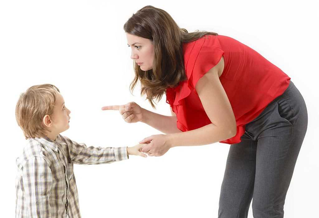 Почему ребенок бьет маму? что делать, если маленький ребенок бьет маму?