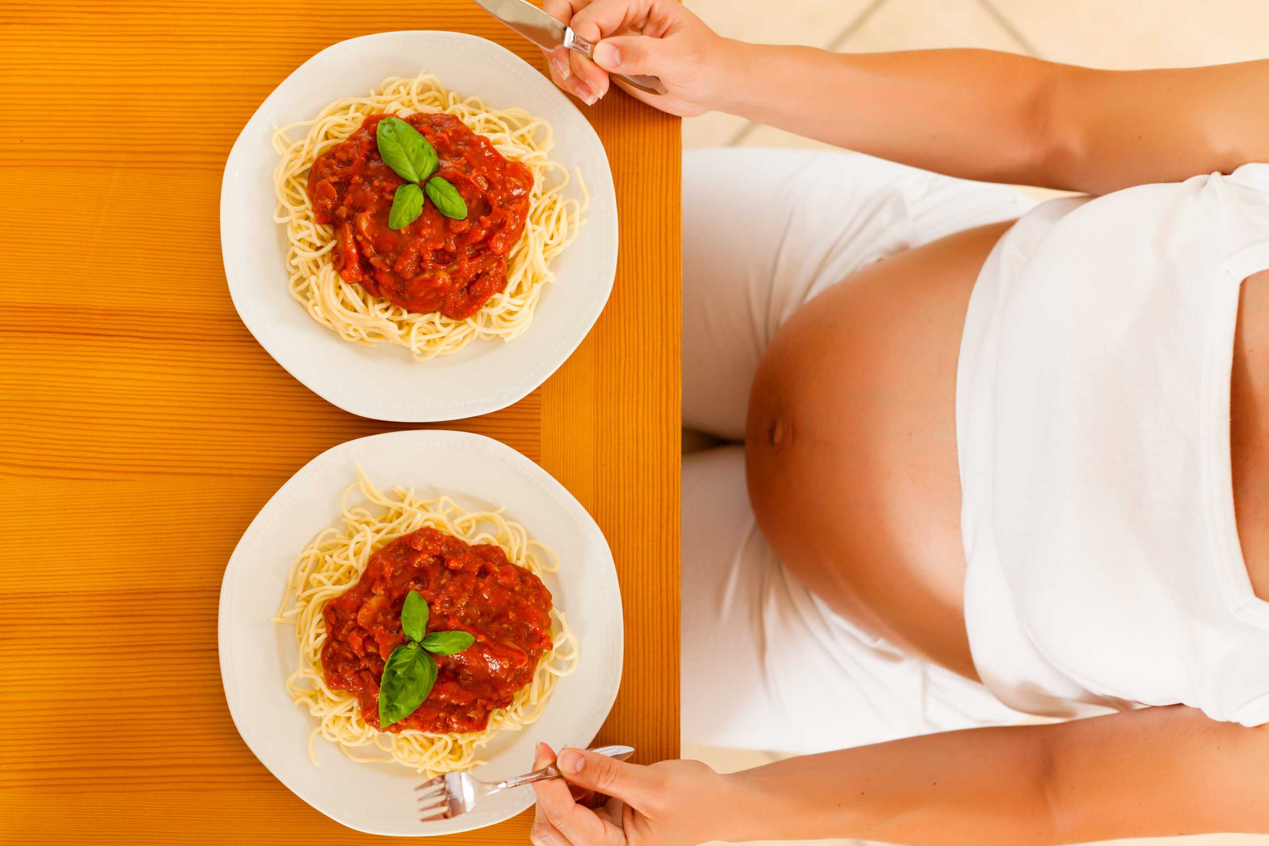 Сало при беременности — польза, противопоказания и риски употребления