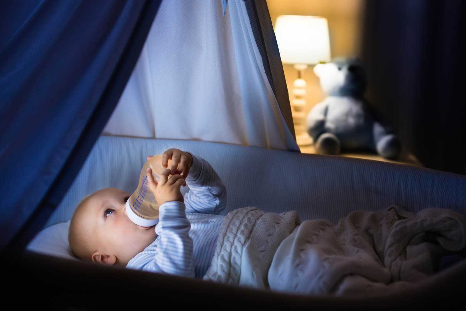 Когда и как отучить ребёнка от ночных кормлений